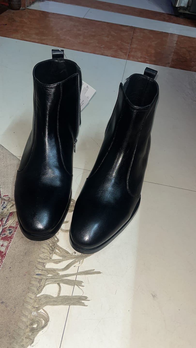 Customer photo review of Cuban Zipper Boots - Black