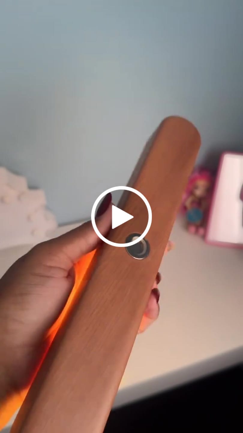 Customer video review of Luminária LED Touch Sem Fio Aura Lux Madeira