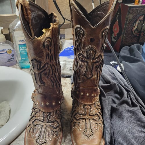 Customer photo review of "ALAS" BROWN | WOMEN SQUARE TOE BOOTS