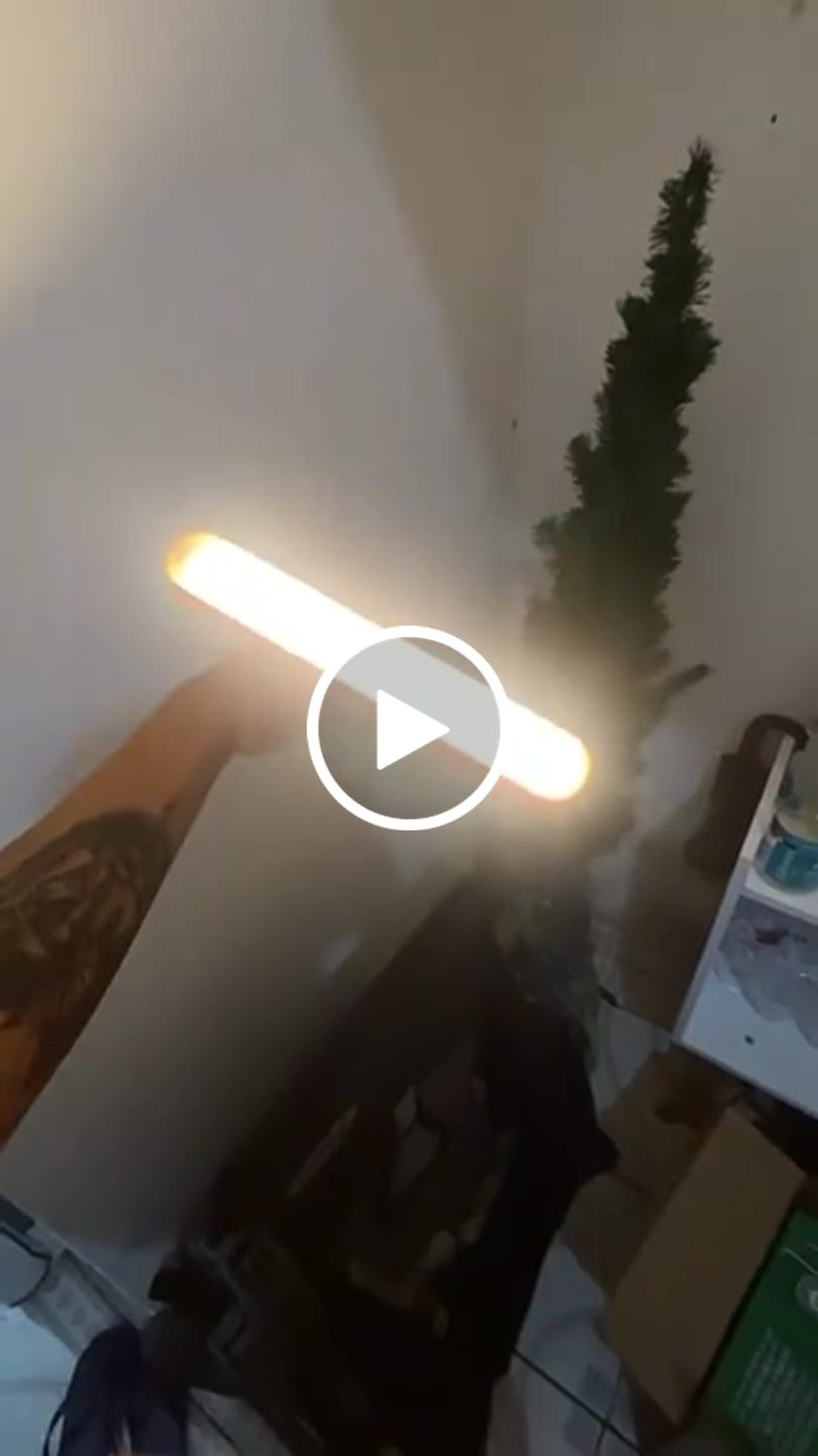 Customer video review of Luminária LED Touch Sem Fio Aura Lux Madeira
