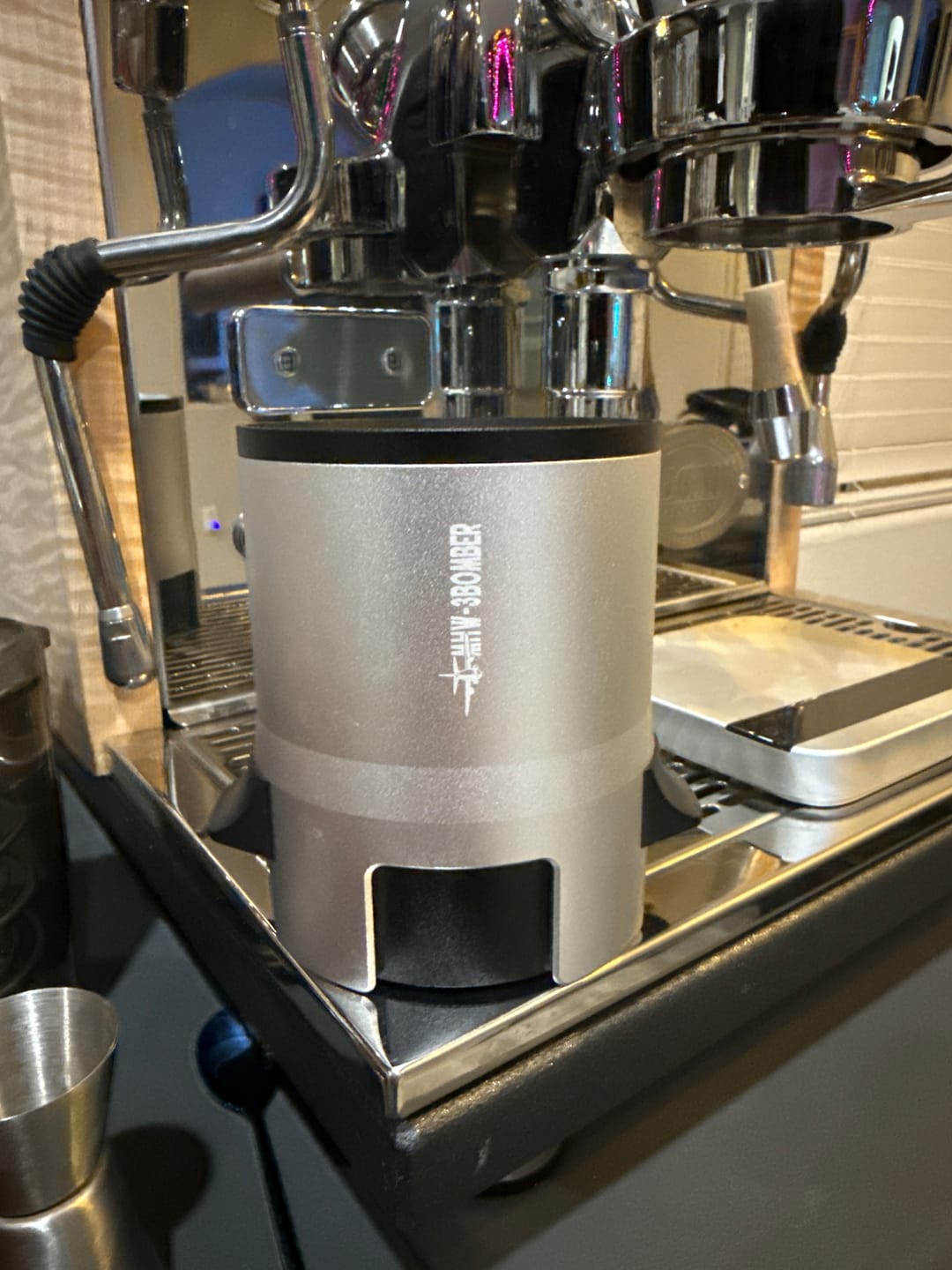 Customer photo review of MHW-3BOMBER SE Pro Espresso Shaker Funnel 58mm Universal
