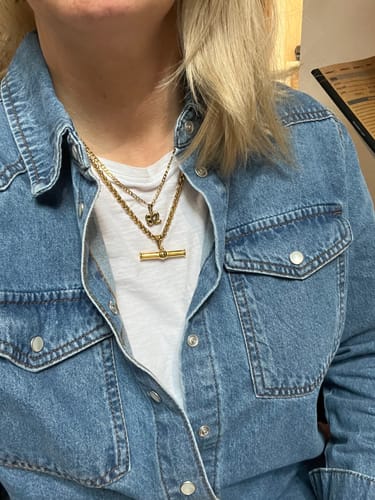 Customer photo review of XL T-Bar Necklace