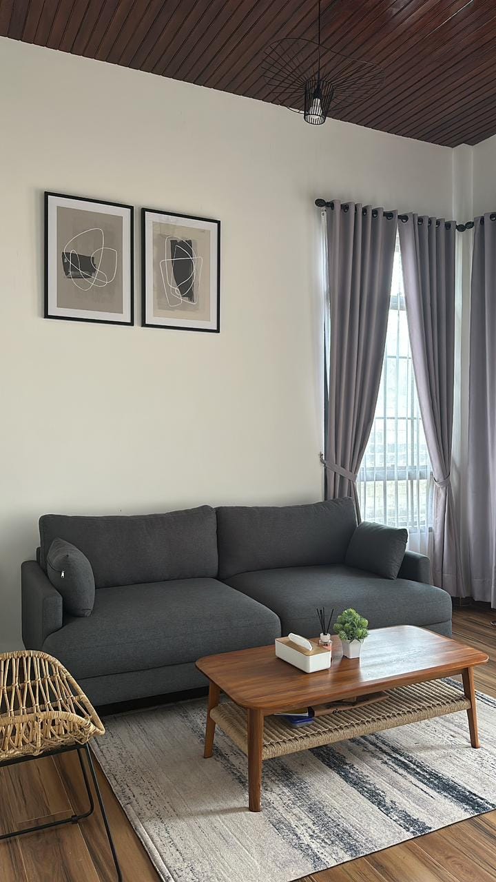 Customer photo review of Exclusive Teak & Loom Coffee Table