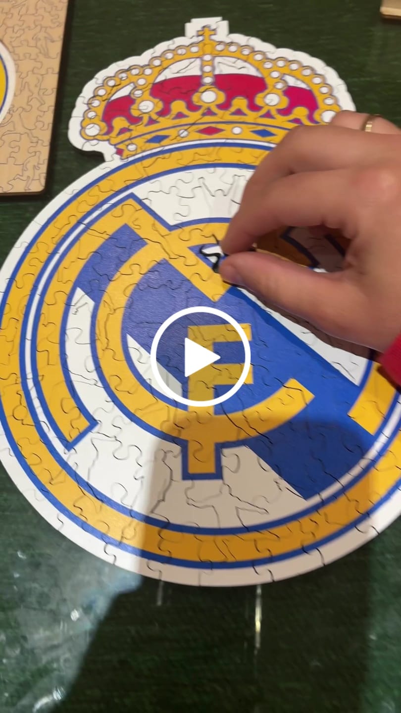 Customer video review of Real Madrid CF® Logo - Rompecabezas de Madera
