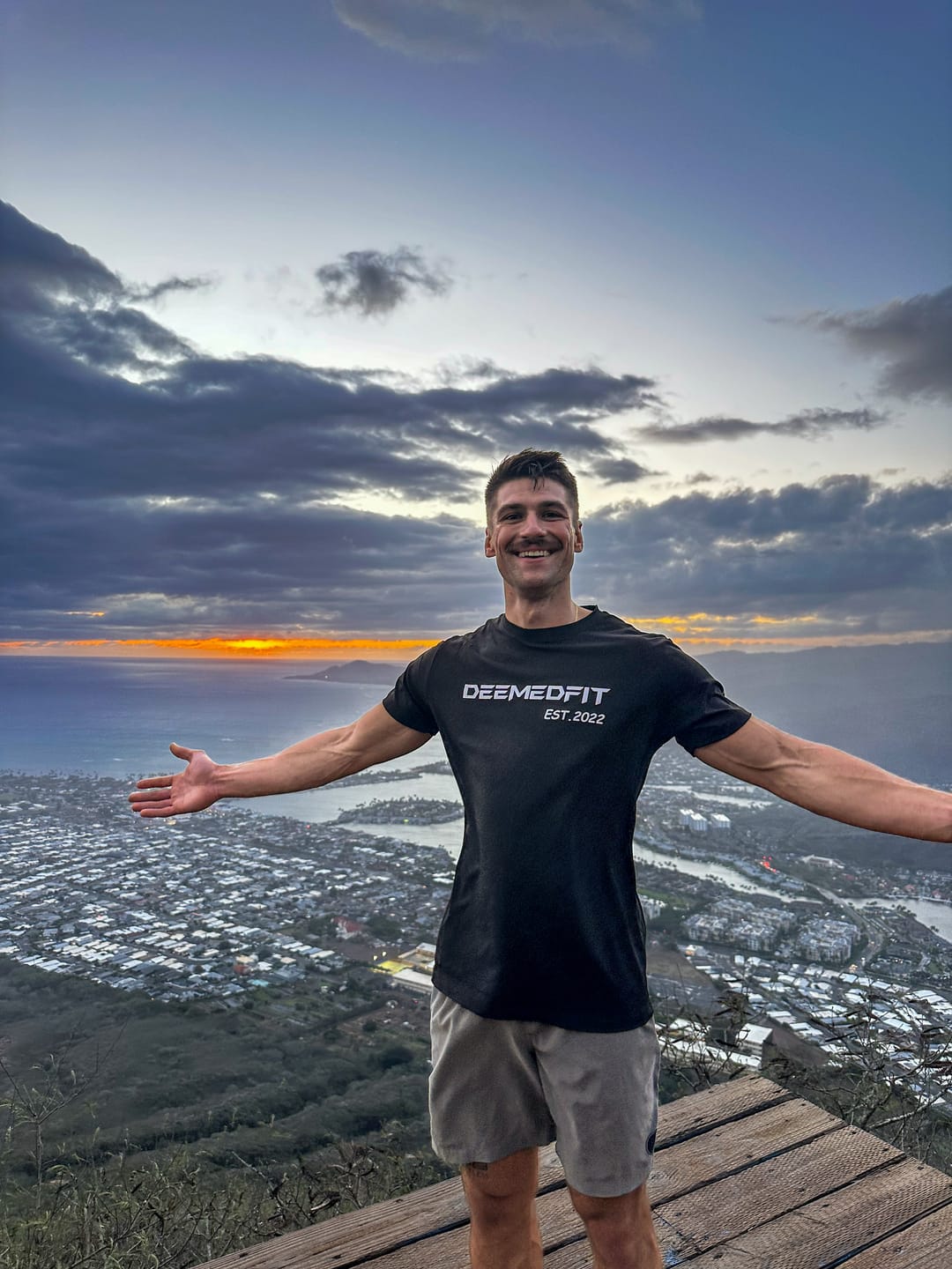 Customer photo review of Men's Gym Tee "Compellence"