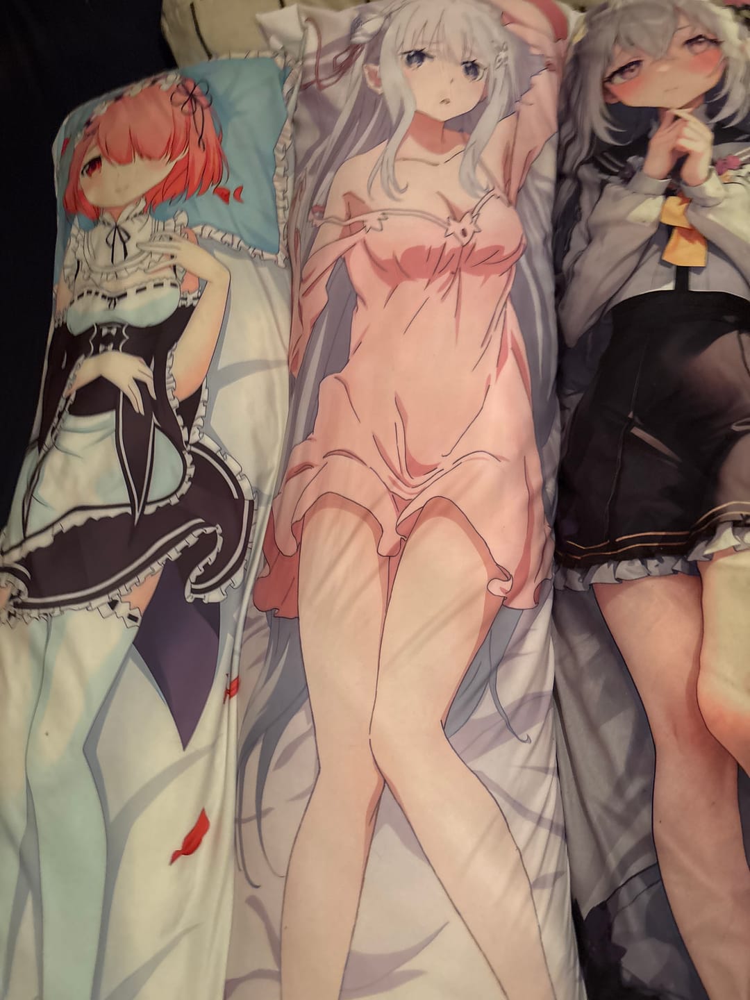 Customer photo review of Emilia Body Pillow   Emilia Waifu