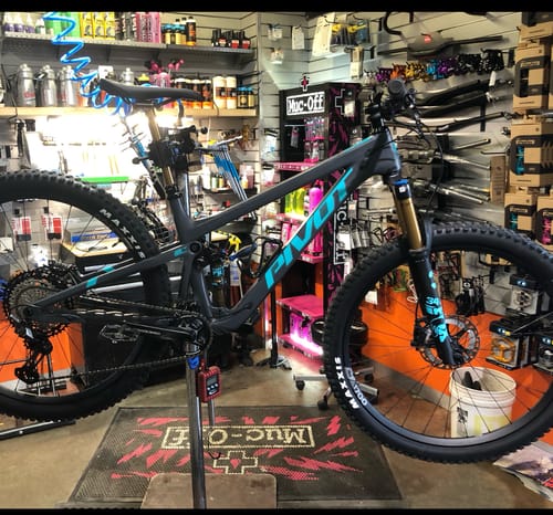 Customer photo review of Custom 2022+ Pivot Trail 429 Size MD-XL Decal Kit