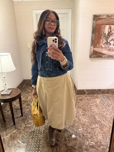 Customer photo review of Elastic Waist Midi Balloon Skirt