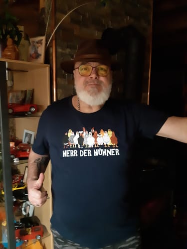 Customer photo review of Herr der Hühner - Herren Premium Organic Shirt