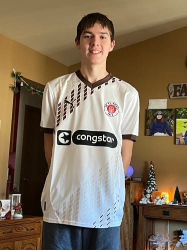 Customer photo review of 2024/25 Mystery Football Shirt Box
