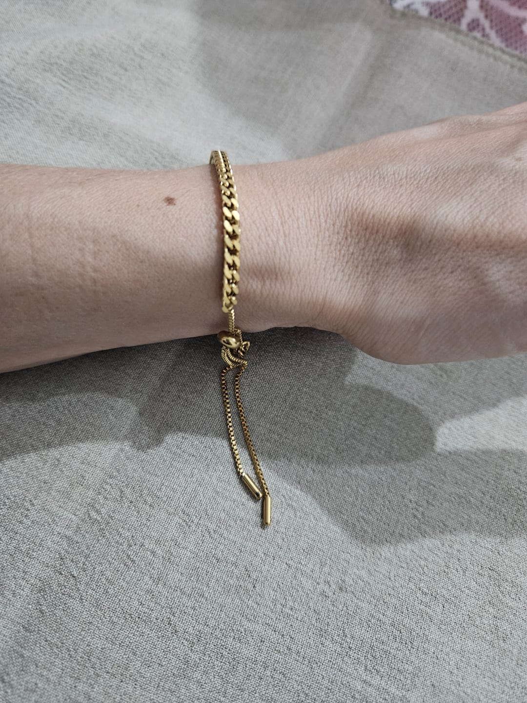 Customer photo review of Pulseira Trama Ajustável Banhado em Ouro 18k