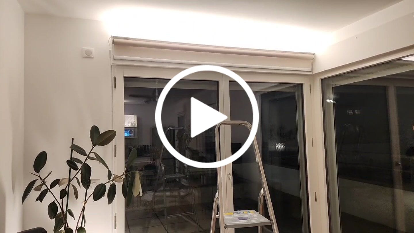 Customer video review of SmartWings Motorized Light Filtering Roller Shades 50% Blackout PVC Free Sunscreen
