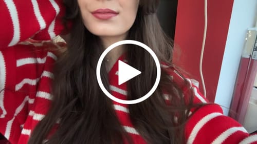 Customer video review of Creion de buze cremos