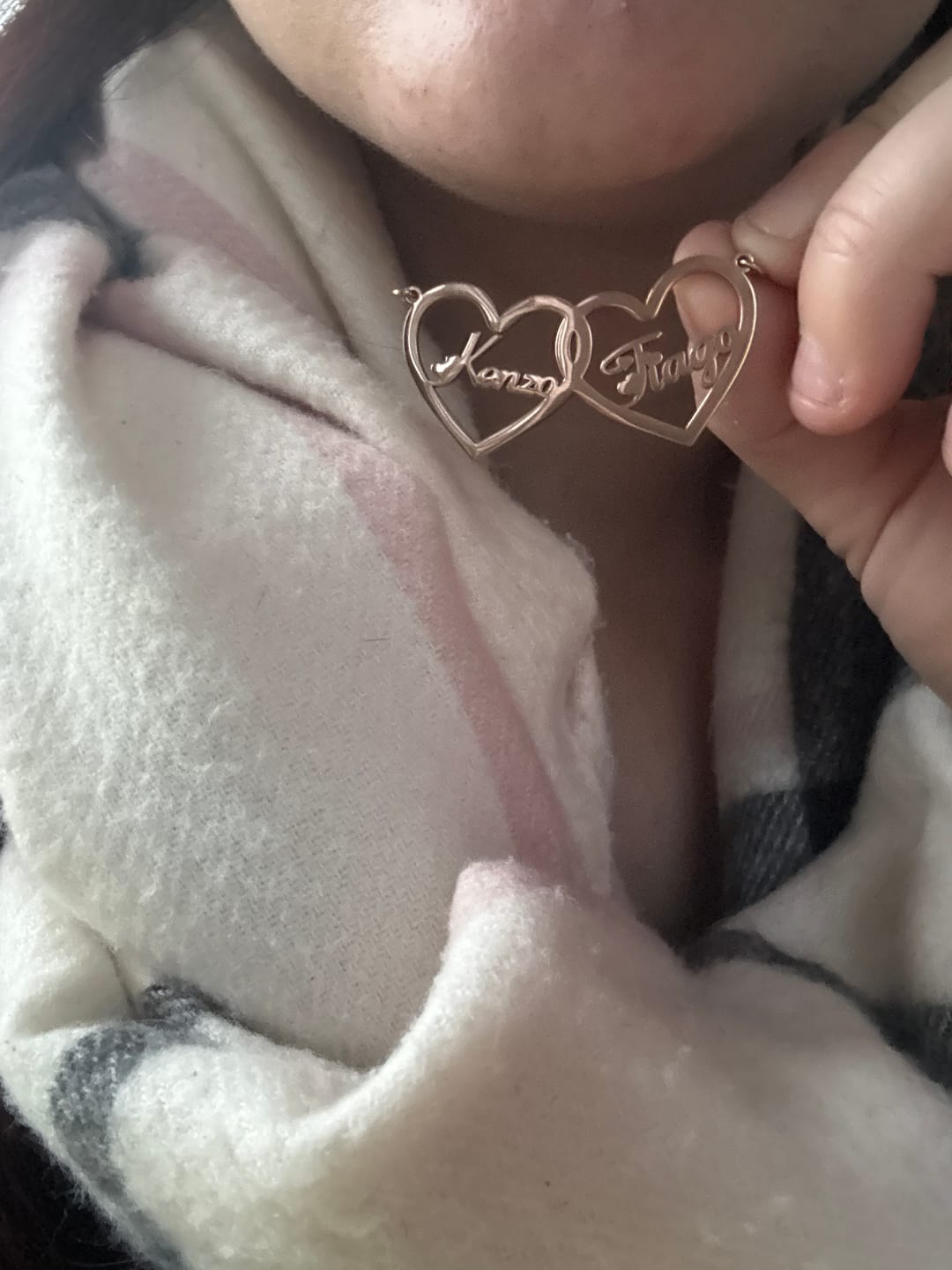 Customer photo review of Collier Double Coeur Personnalisé