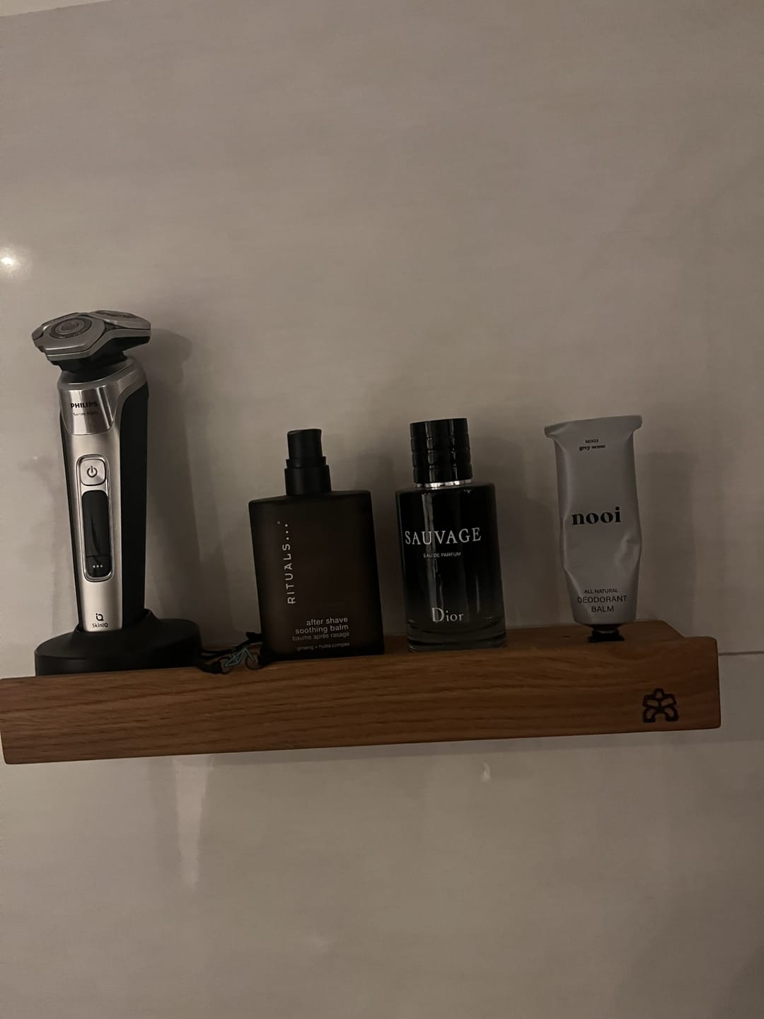 Customer photo review of Wandregal Holz Eiche FIERS mit Kante