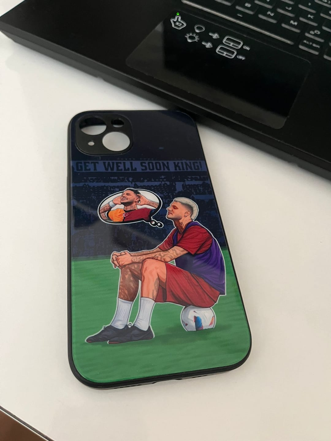 Customer photo review of "VEFA." Cam Telefon Kılıfı