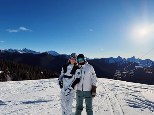 Customer photo review of Women's Ivory & Black Color-Block Insulated Snow Anoraks