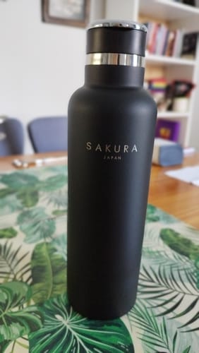 Customer photo review of Botella Térmica Sakura Acero Inoxidable 750 Ml Negra Mate