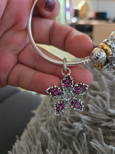 Customer photo review of Charm Demogorgon de Stranger Things