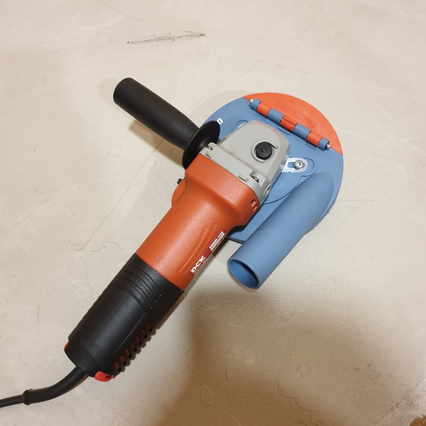 Customer photo review of #8 FANZTOOL Absaughaube für Winkelschleifer inkl. 2 x 125mm + Diamantschleiftopf Premium
