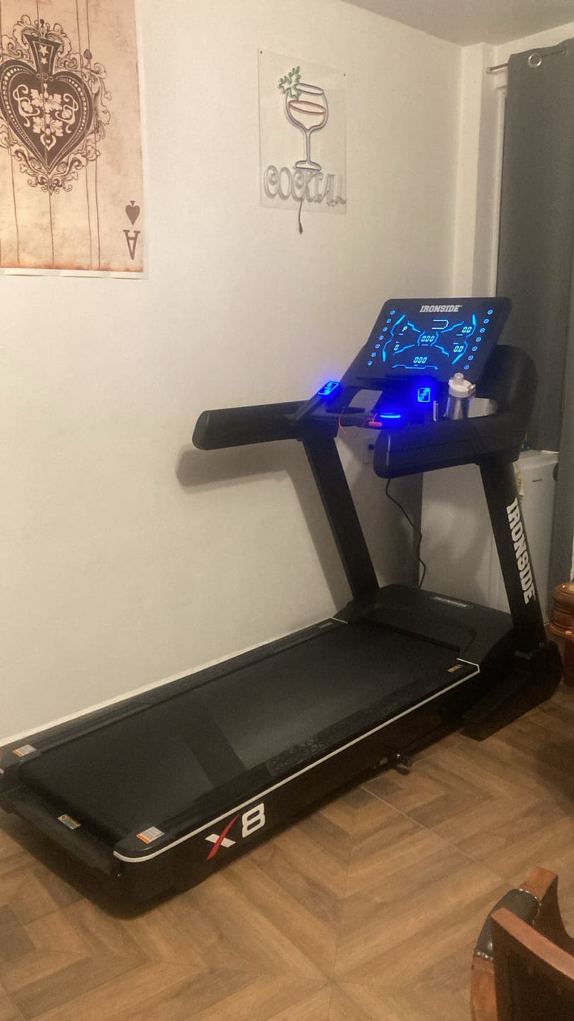 Customer photo review of Caminadora Comercial X8 LED IRONSIDE Glam