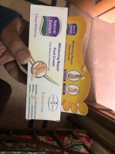 Customer photo review of Aichun Beauty  Whitening Repair Foot Cream 100ml