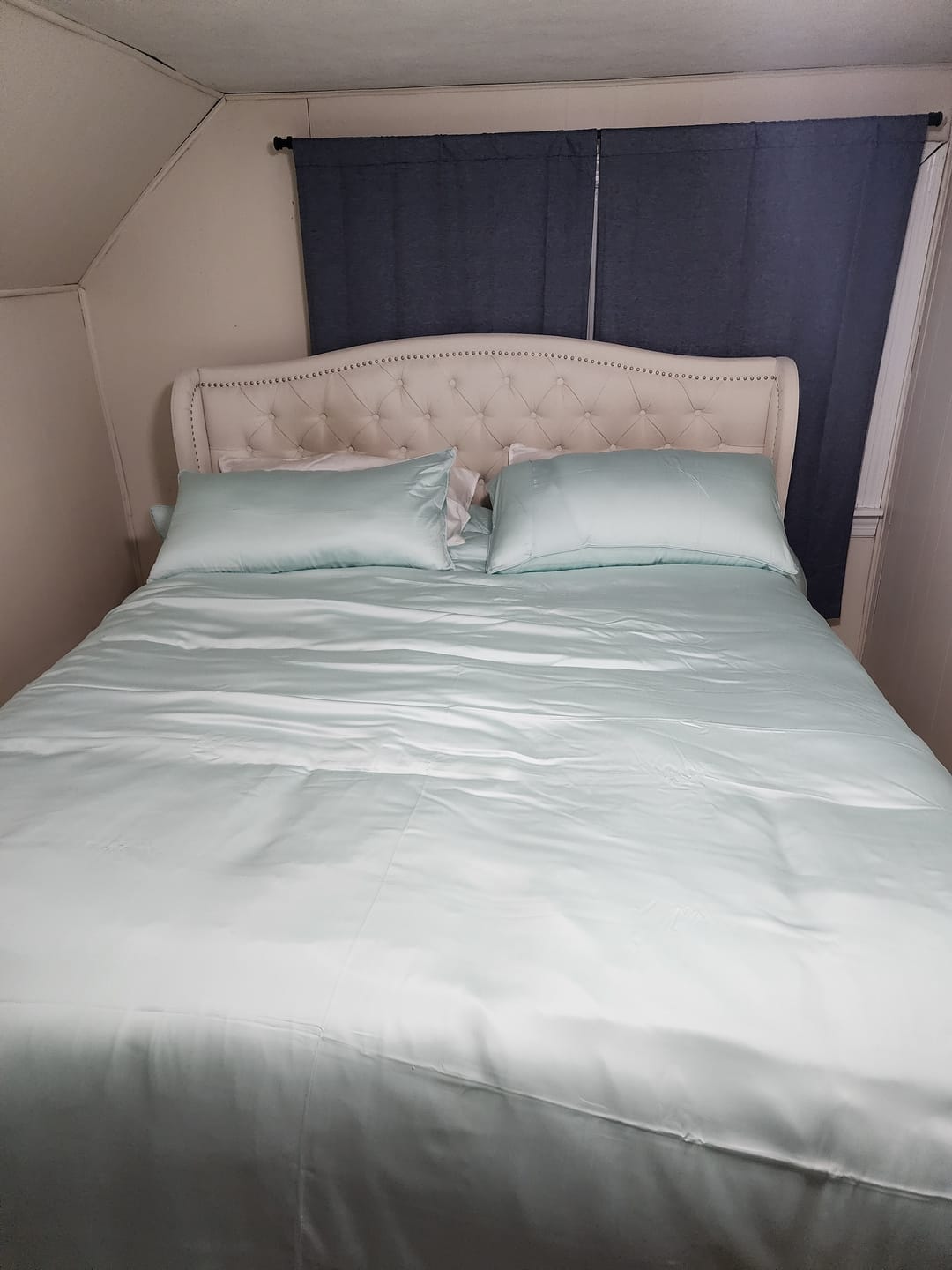 Customer photo review of BRISA Over-Sized Eucalyptus Bedding Set