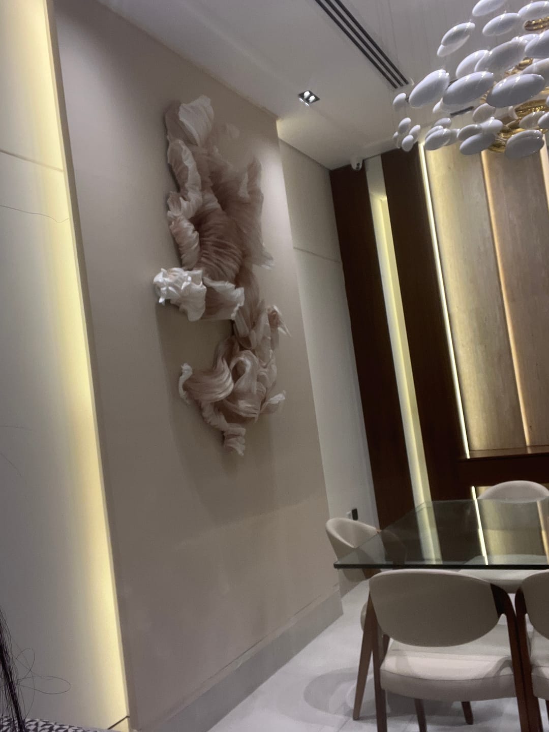 Customer photo review of Simple Installation for Wall Hanging Painting / Metal Artworks / Mirror Pm-Fix