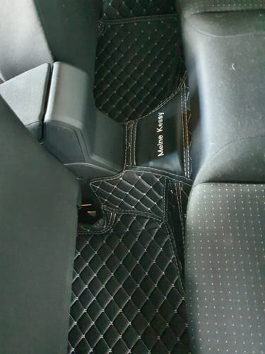 Customer photo review of Personalisierte Auto Fußmatten – Maßanfertigung mit Logo