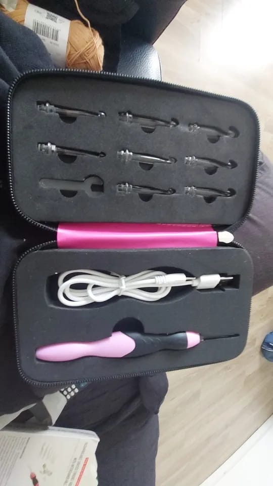 Customer photo review of LED Light Up Crochet Hook + 11 hook sizes