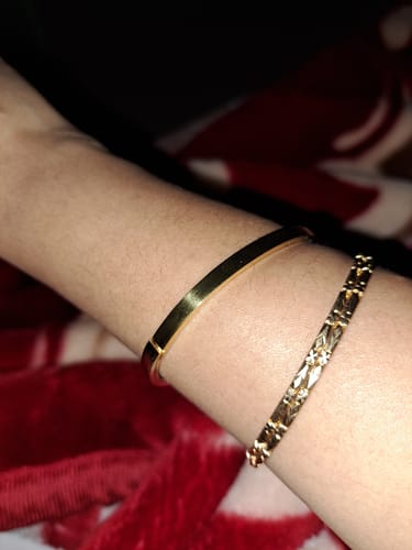 Customer photo review of Plain Stackable Bangle Bracelet |4MM