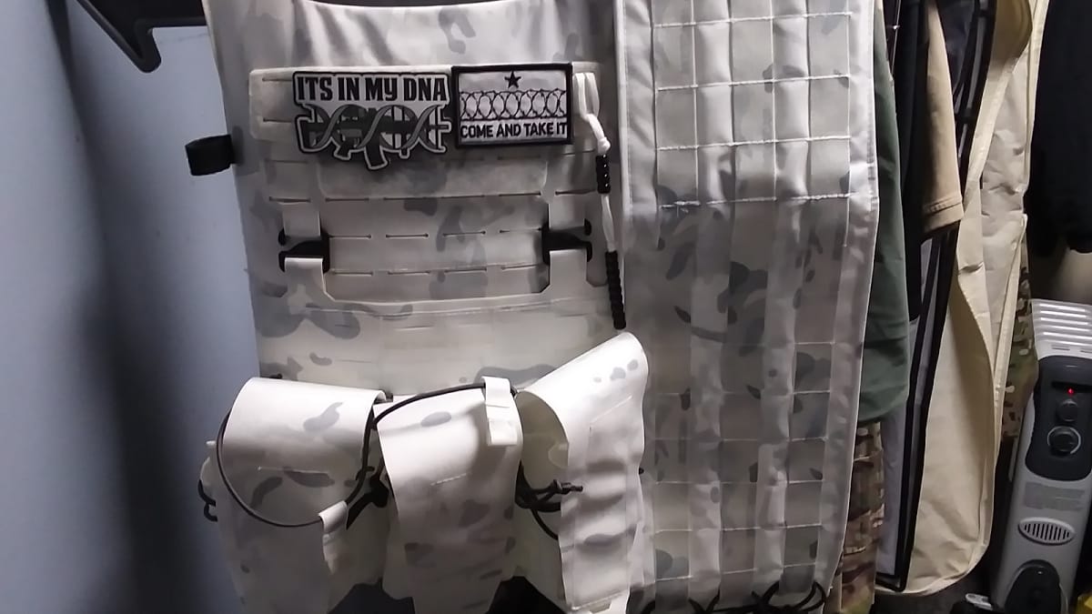 Customer photo review of Universal Mag Pouch