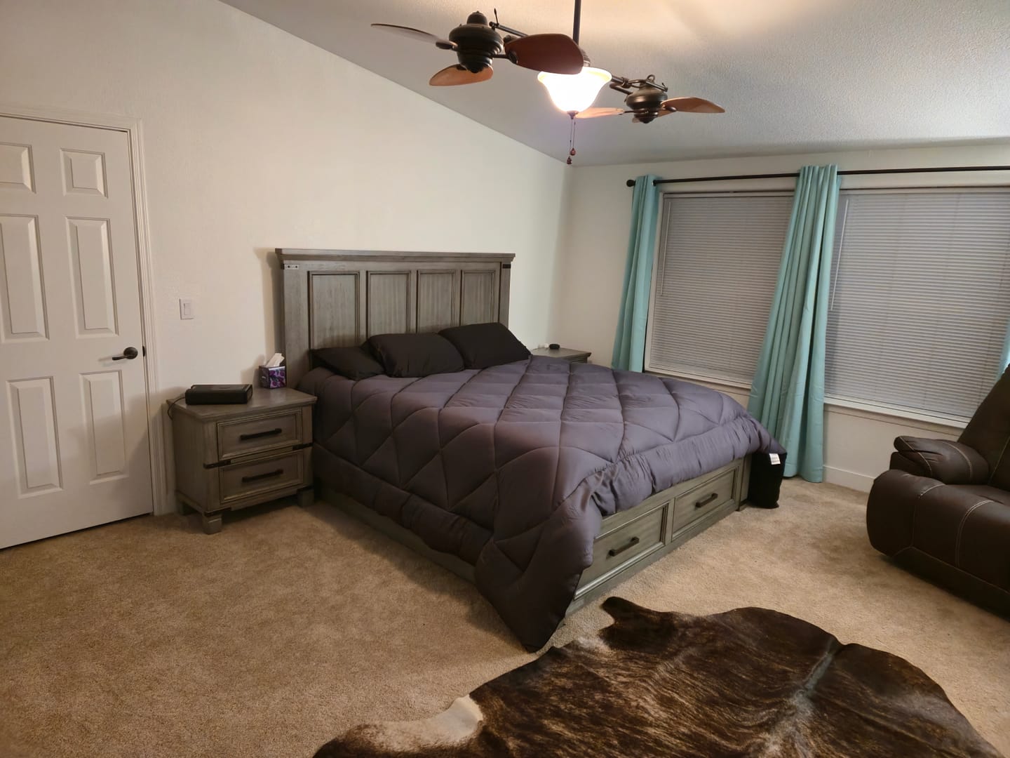 Customer photo review of DÍA Over-Sized Eucalyptus Comforter Set