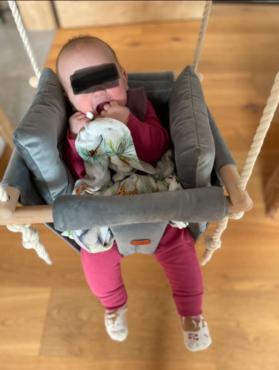 Customer photo review of Premium Elephant Gray Schaukel