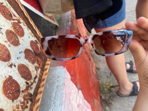 Reseña con foto de un cliente sobre Lentes De Sol Rectangular