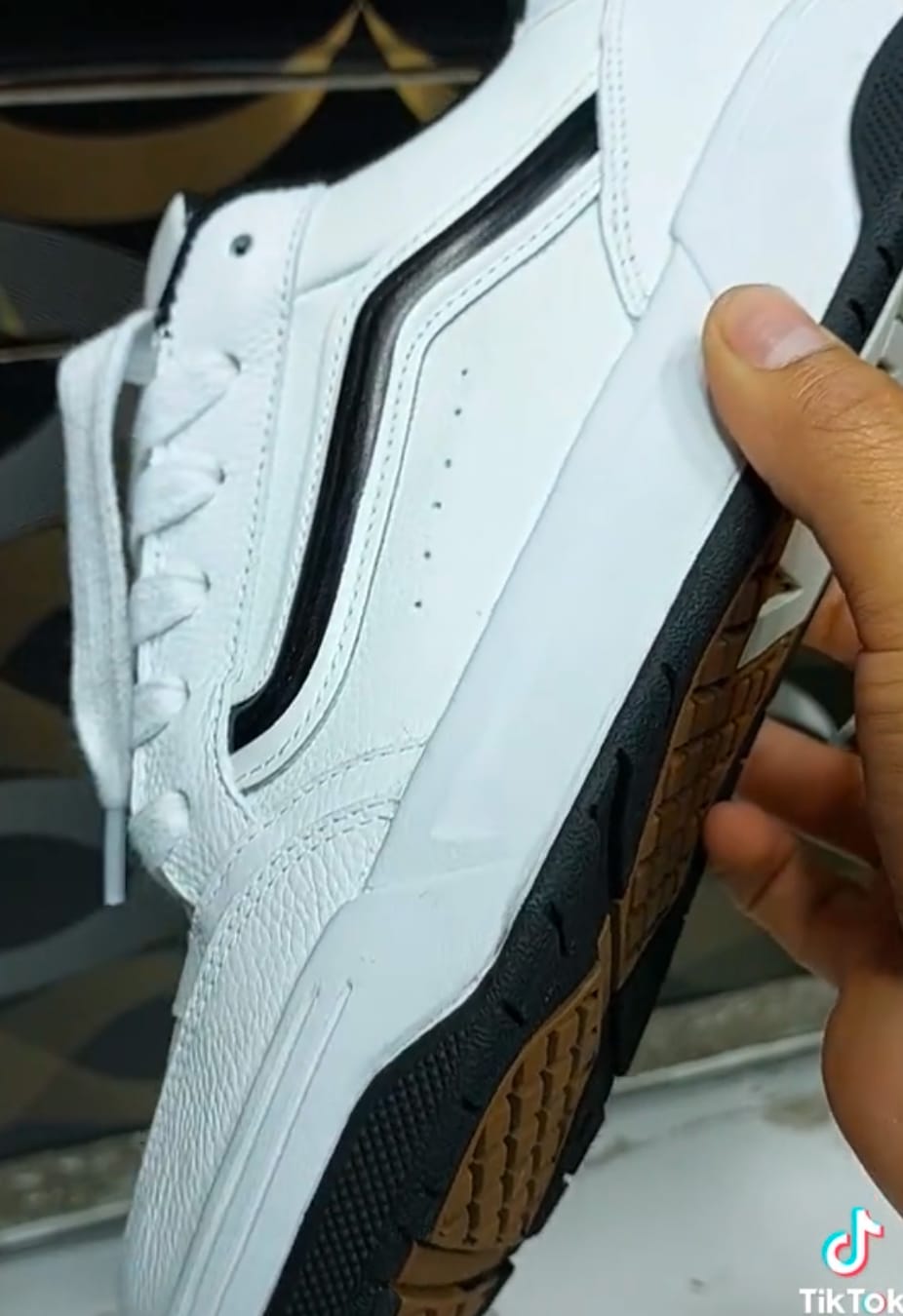 Customer photo review of Zapatilla Vans Hylane Unisex Blanco
