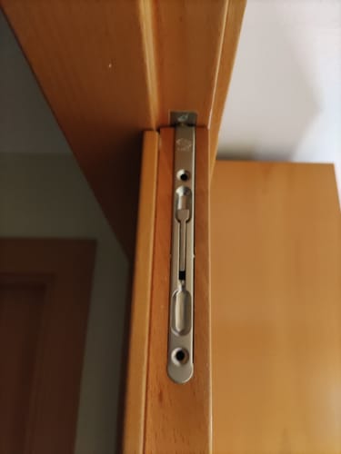 Customer photo review of Pasador de acero canto redondo de embutir en acabado cromo mate para puertas dobles