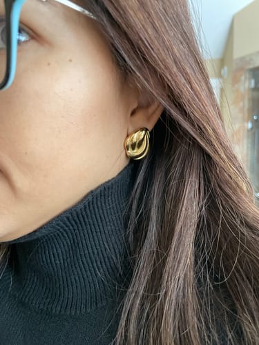 Customer photo review of Elegance Earrings - Gold