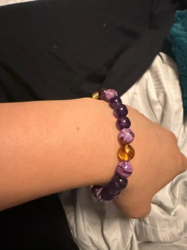 Customer photo review of Pulsera Apolo 😌🌞💜 (8 mm) Serenidad, Protección y Sanación