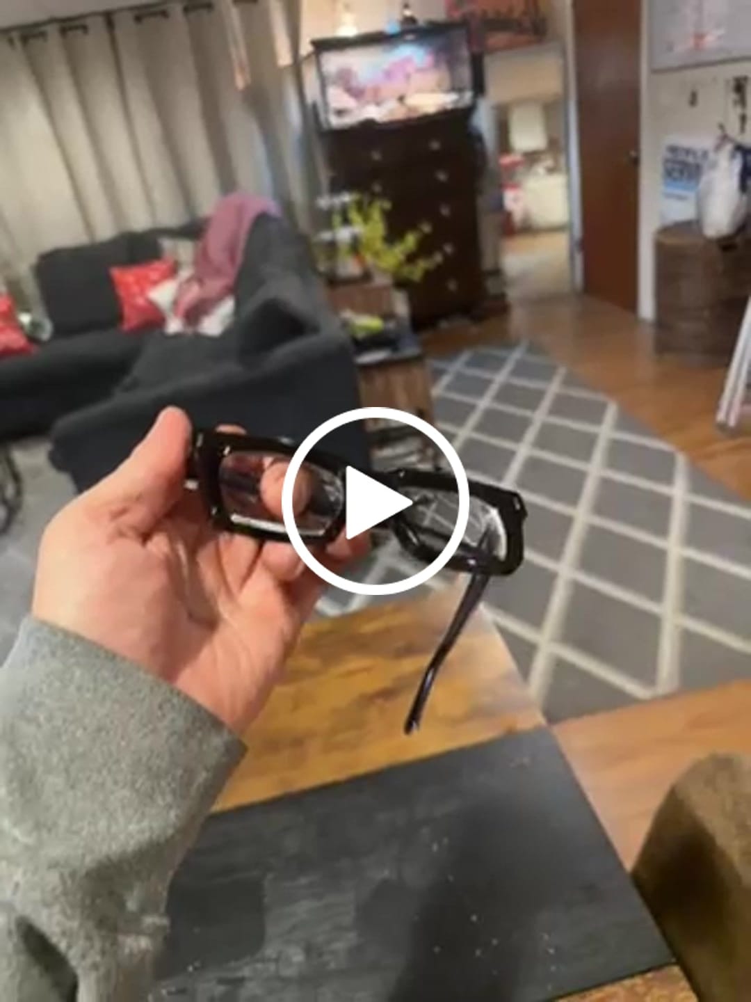 Customer video review of Dashiell O
