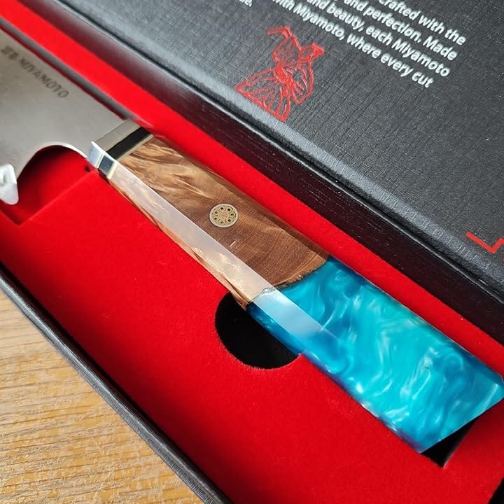 Customer photo review of Miyamoto Damascus Kiritsuke Chef Knife (Blue)