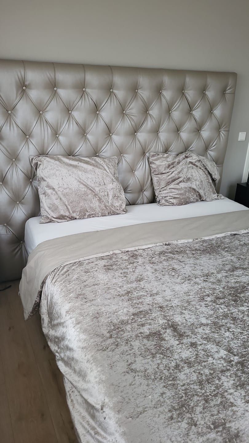 Customer photo review of Dekbedovertrek Velvet Chenille Taupe/Grey