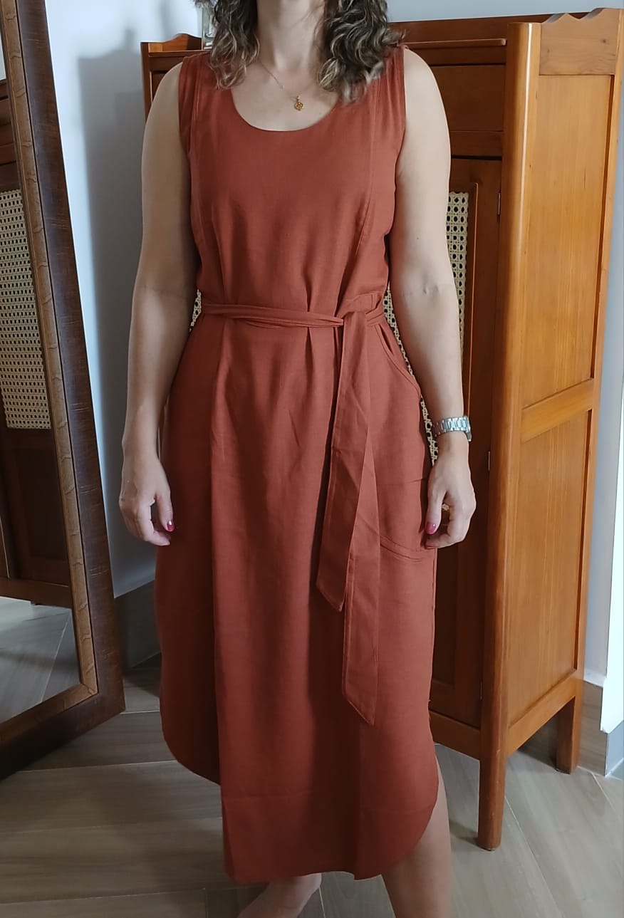 Customer photo review of Vestido Midi Gabiroba Terracota