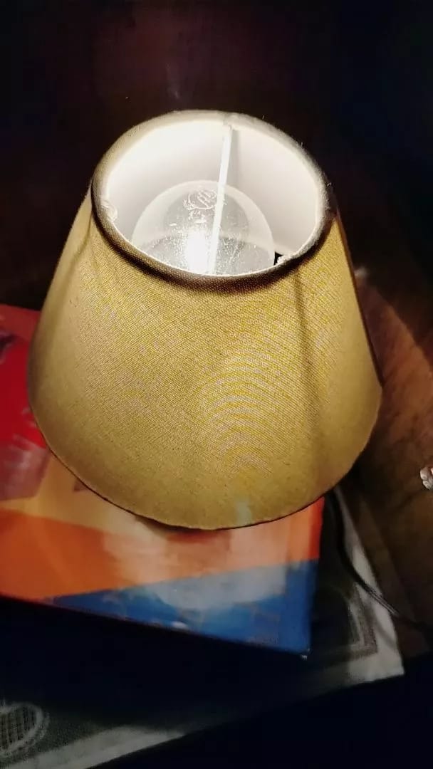 Customer photo review of Abajur de Mesa em Cerâmica com Cúpula de Linho