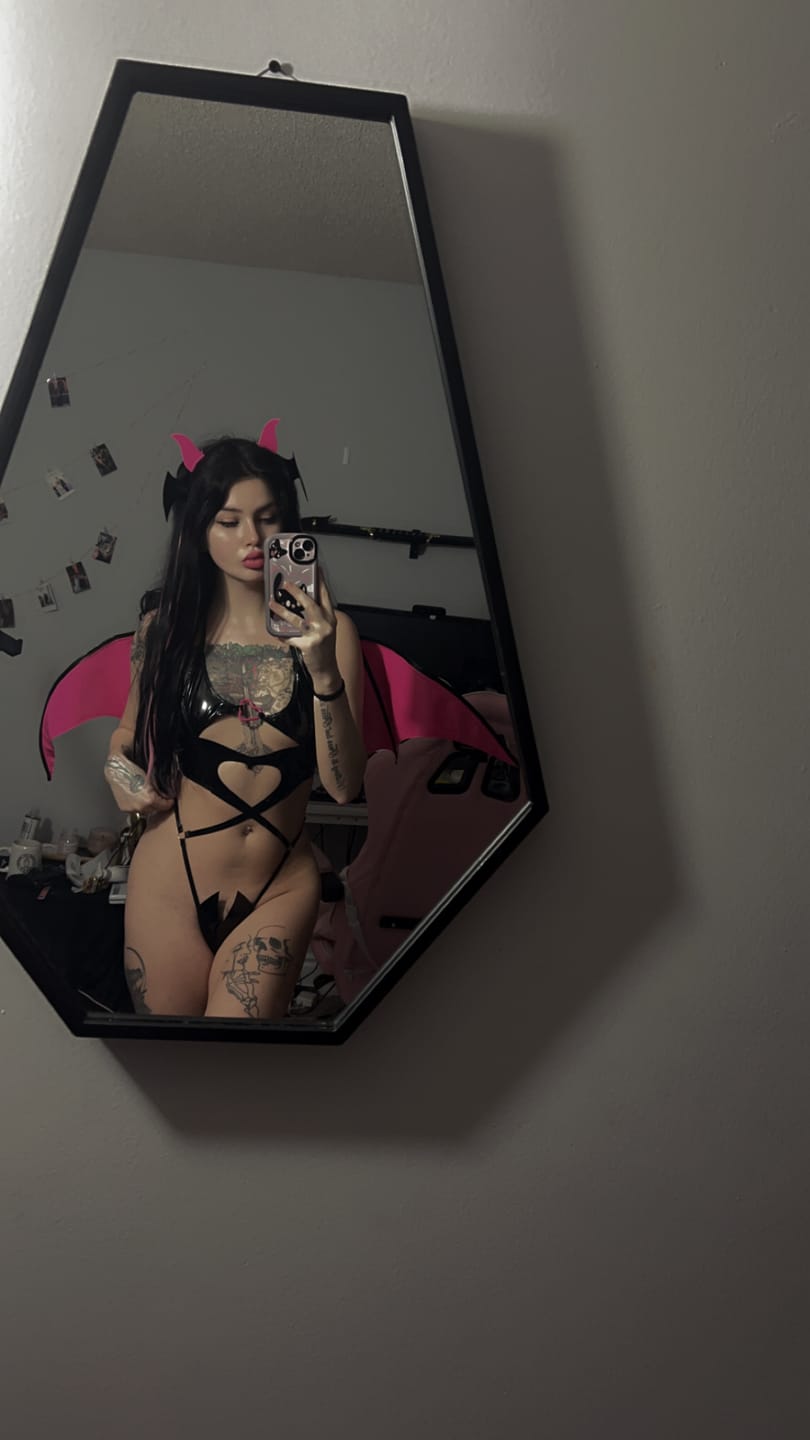 Customer photo review of Cosplay Devil of Lust Succubus Lingerie KO02 (6-Piece Set)