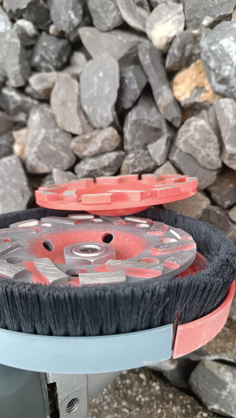 Customer photo review of #8 FANZTOOL Absaughaube für Winkelschleifer inkl. 2 x 125mm + Diamantschleiftopf Premium
