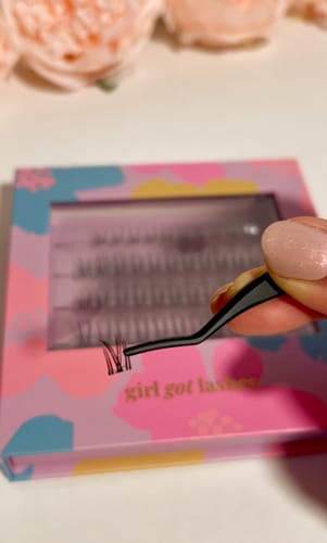 Customer photo review of Lily Blossom - Pre-Glued Lashes