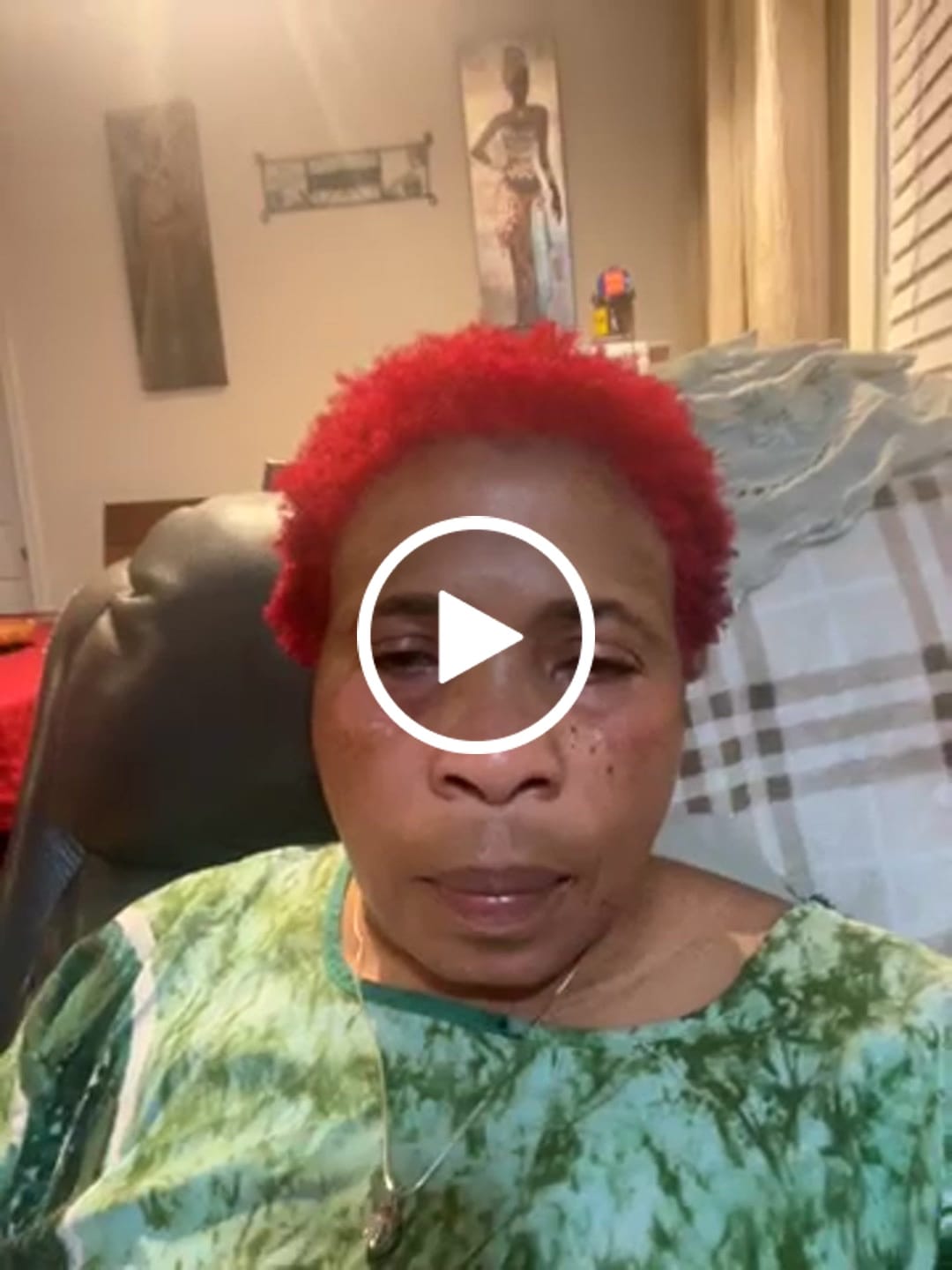 Customer video review of Nourishing and Brightening Face Cream