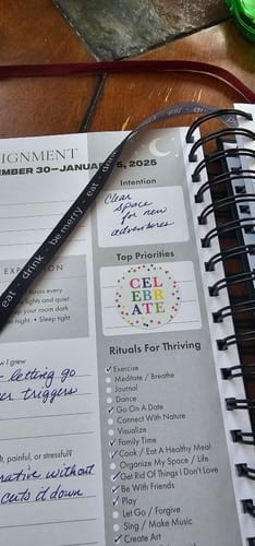 Customer photo review of 2025 Dreambook & Planner