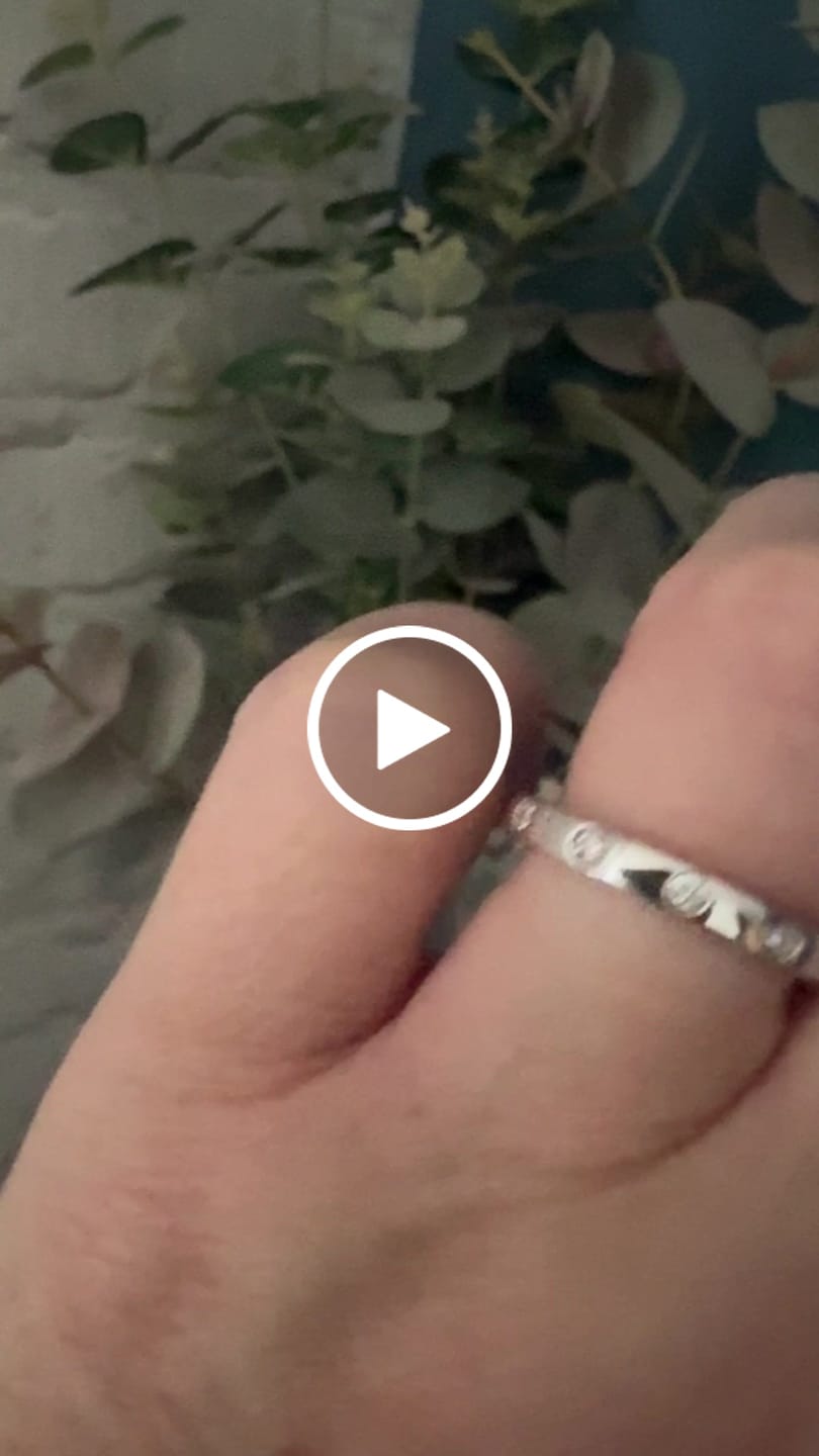 Customer video review of Versa Lab Grown Diamond Band Ring